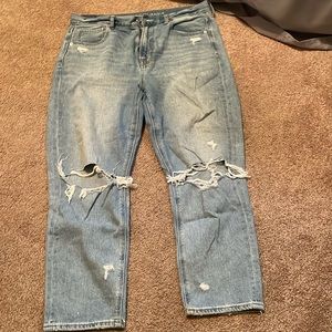 Distressed mom jean